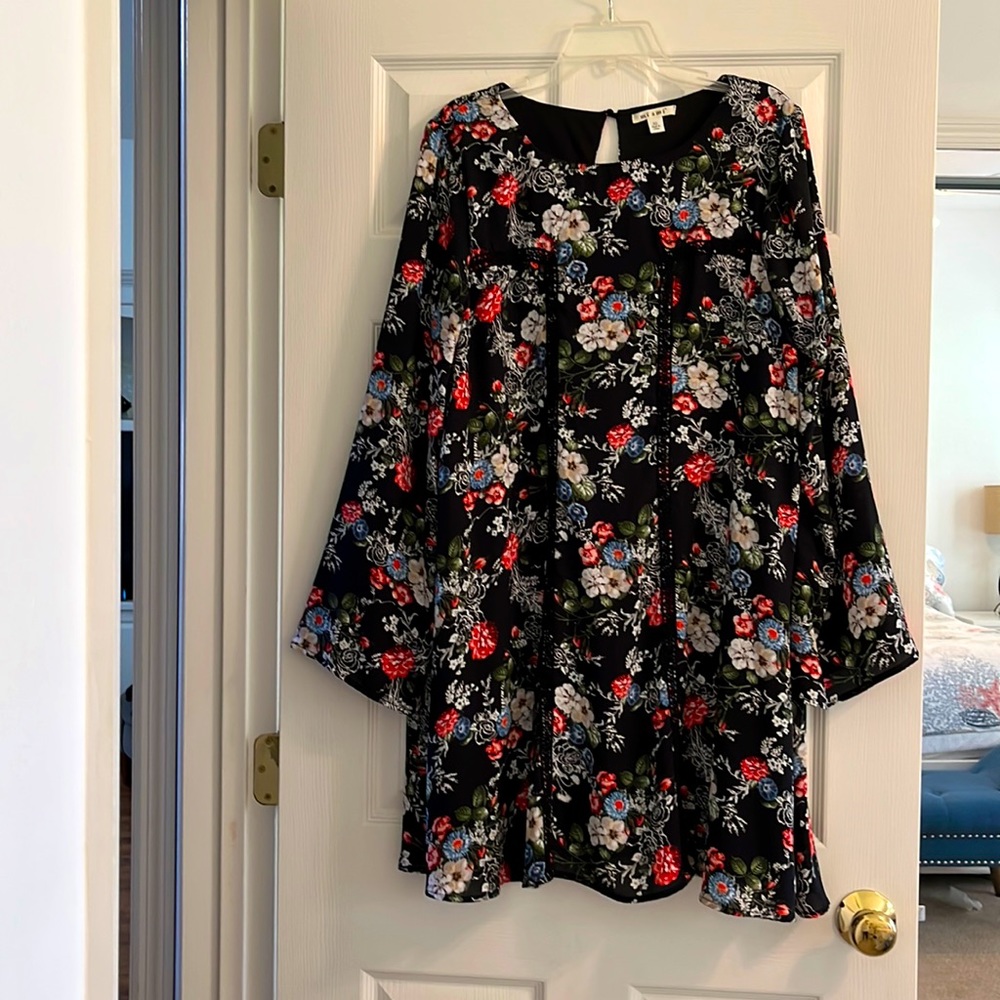 Mi Ami Dress XL Bust 44”.  Just Below Knee Length 37”. Black Floral Midi, Poly.